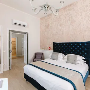 ** Pensionat Rhea Silvia Luxury Navona Italien
